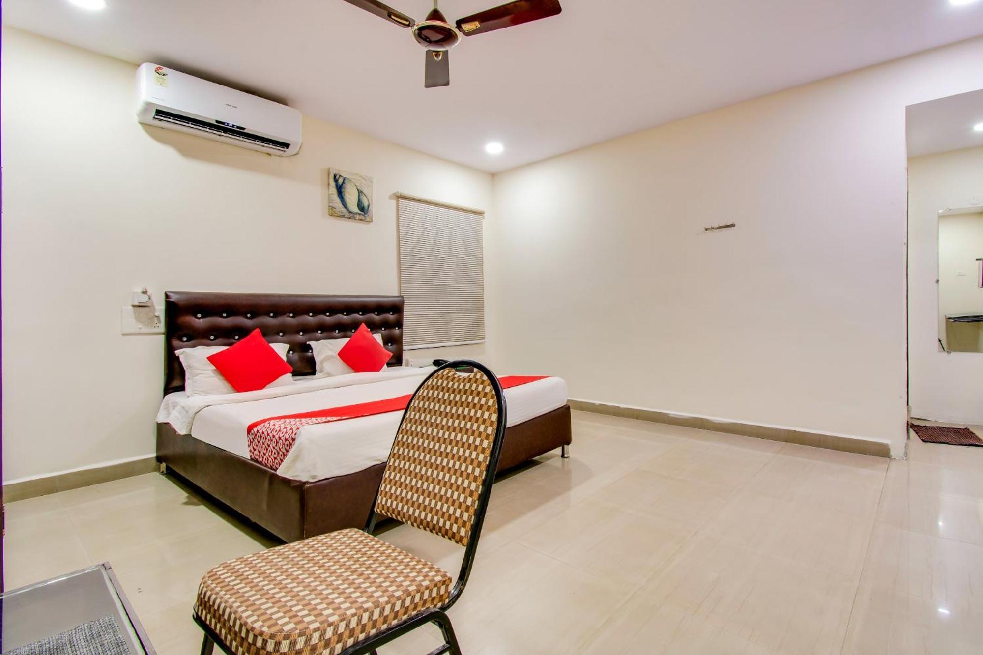 Oyo Akshaya Inn Vijayawāda Exterior foto