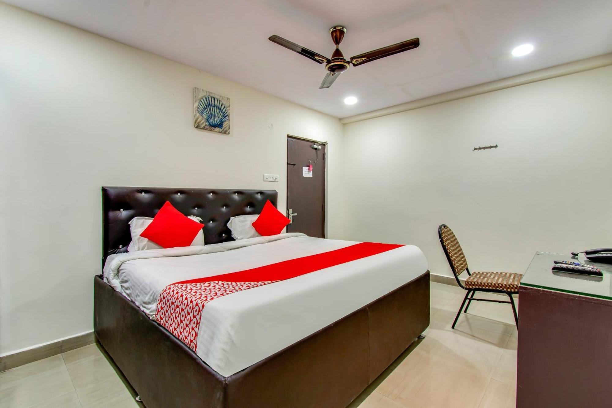 Oyo Akshaya Inn Vijayawāda Exterior foto