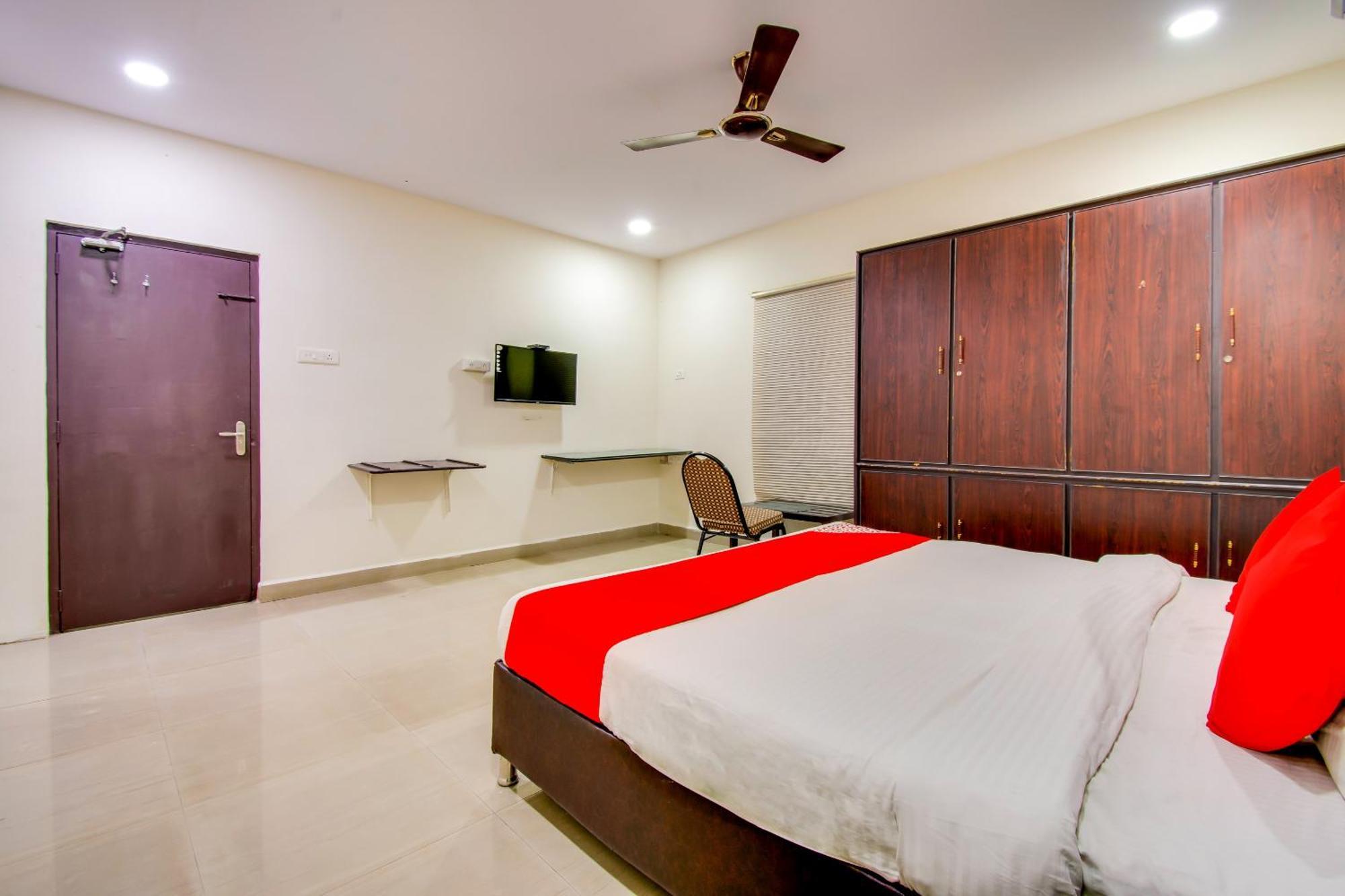 Oyo Akshaya Inn Vijayawāda Exterior foto