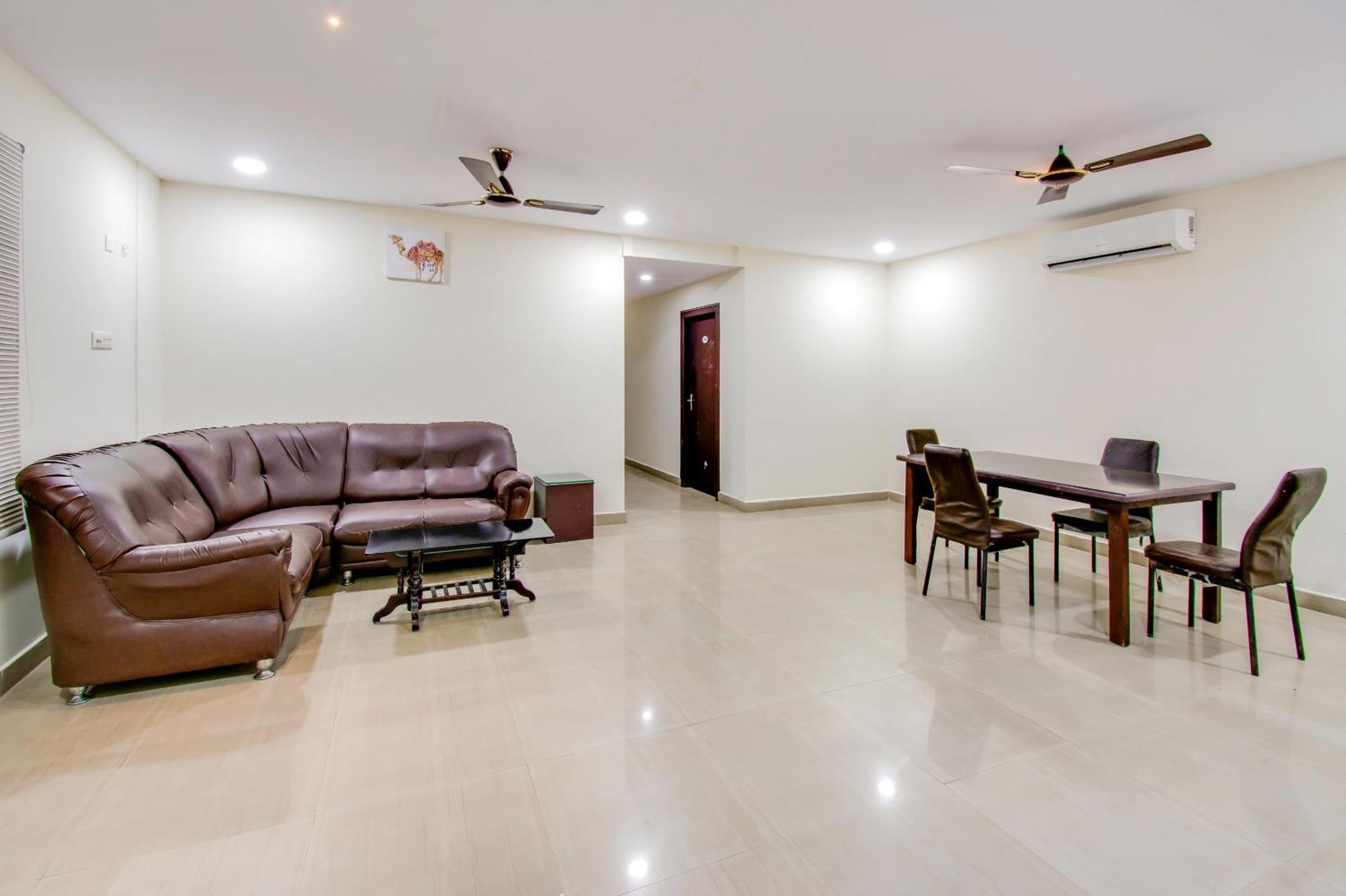 Oyo Akshaya Inn Vijayawāda Exterior foto
