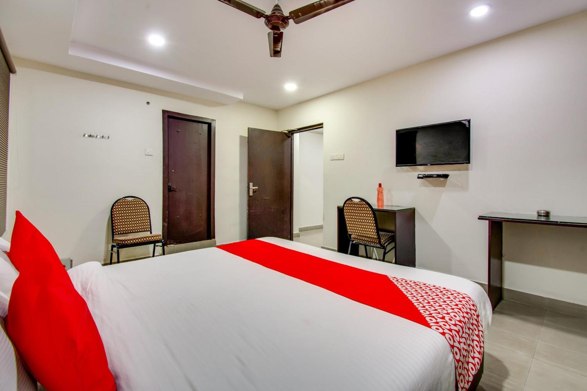 Oyo Akshaya Inn Vijayawāda Exterior foto