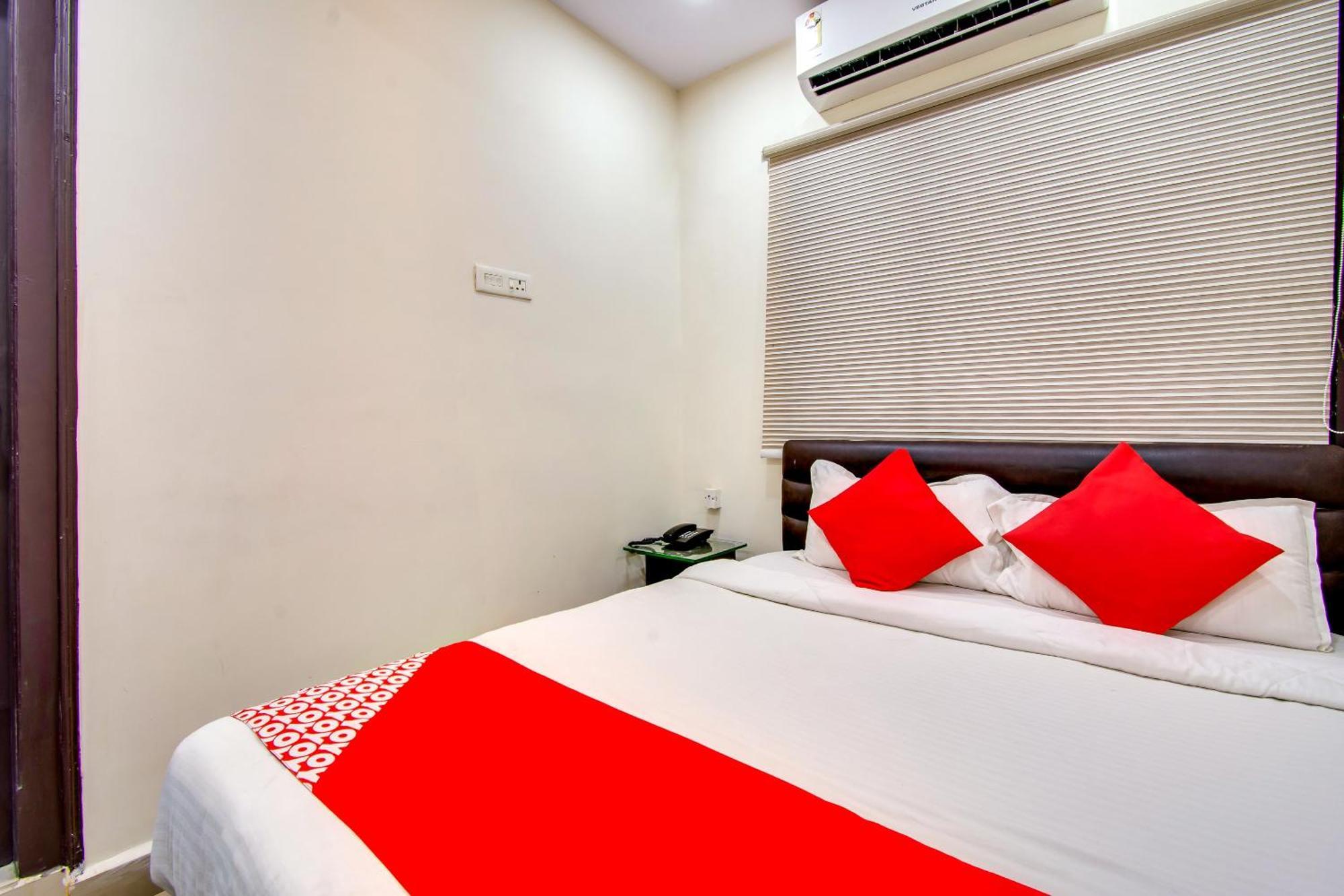 Oyo Akshaya Inn Vijayawāda Exterior foto